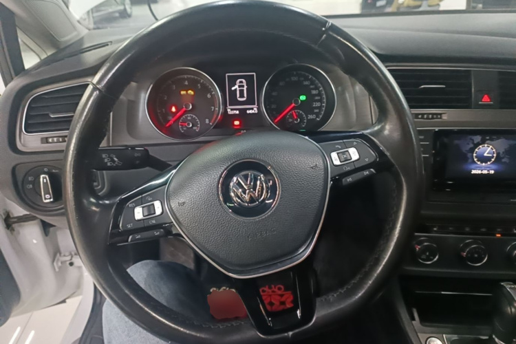 Volkswagen Golf 2016 car image #11