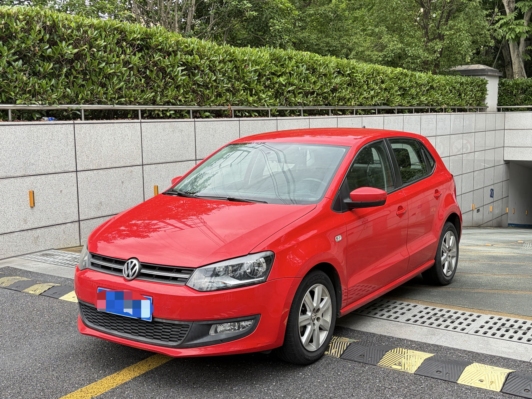 Volkswagen Polo 2013 Volkswagen Polo 2013 car image