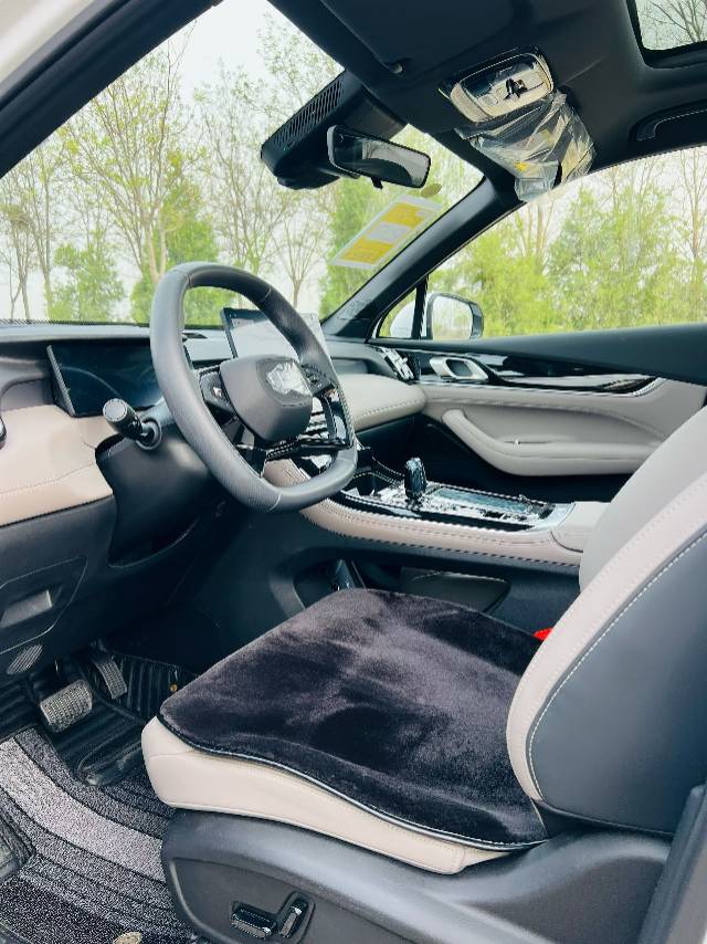 GEELY Boyue L 2026 car image #5