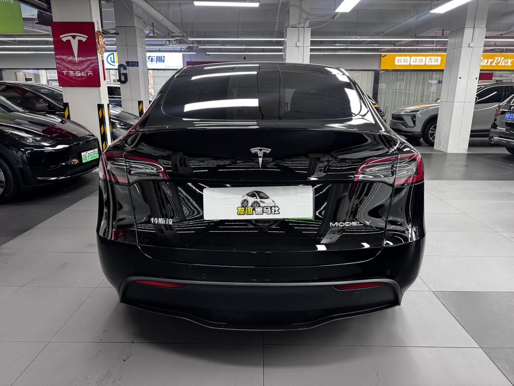 Tesla Model Y 2023 #4 Tesla Model Y 2023 car image #4