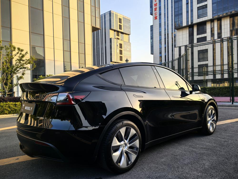 Tesla Model Y 2022 #7 Tesla Model Y 2022 car image #7