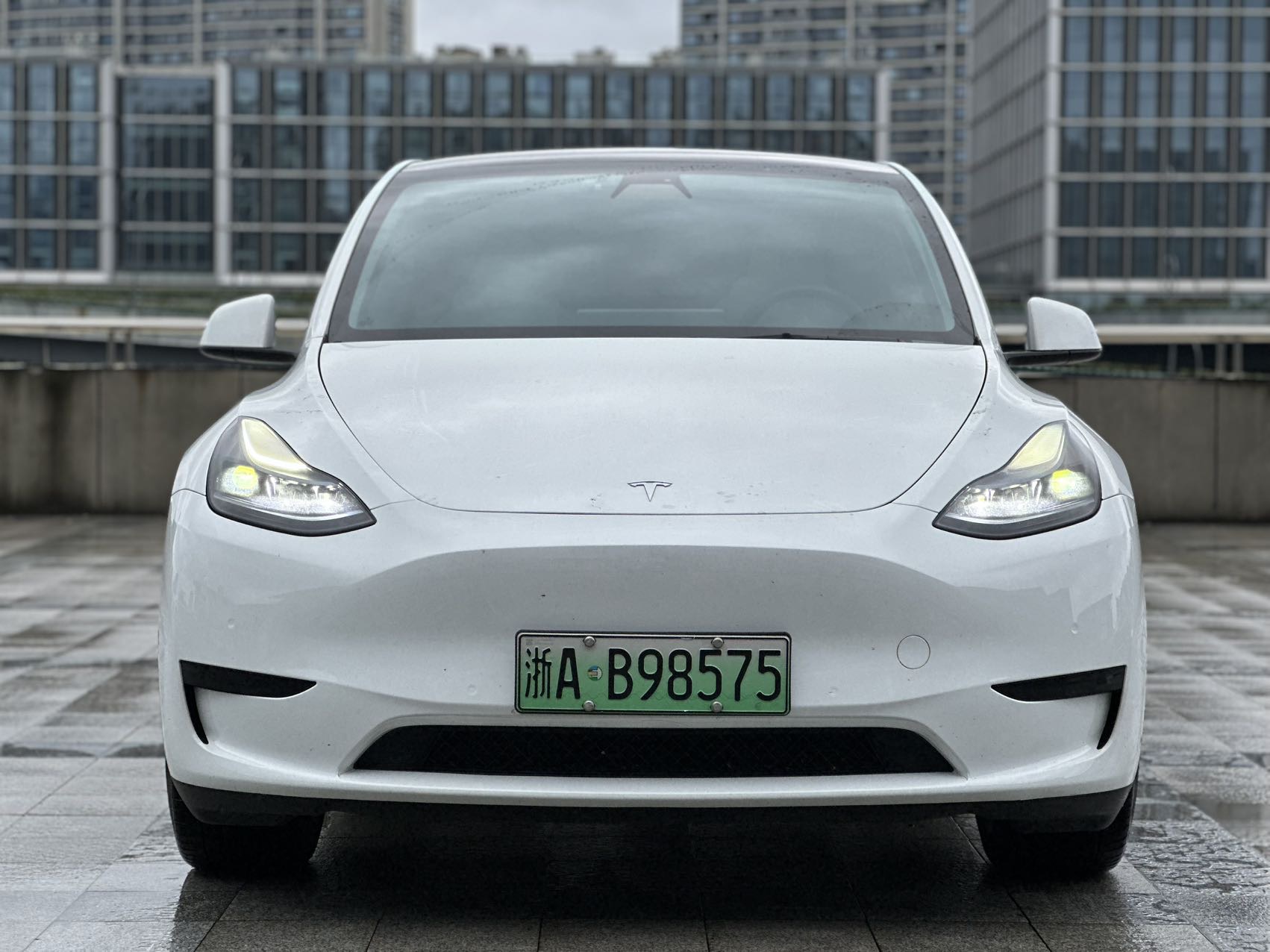 Tesla Model Y 2022 #4 Tesla Model Y 2022 car image #4