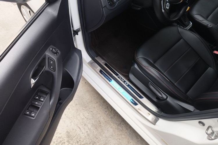 Volkswagen Polo 2019 car image #16
