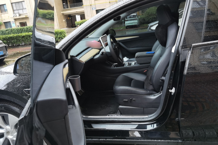 Tesla Model Y 2022 #17 Tesla Model Y 2022 car image #17