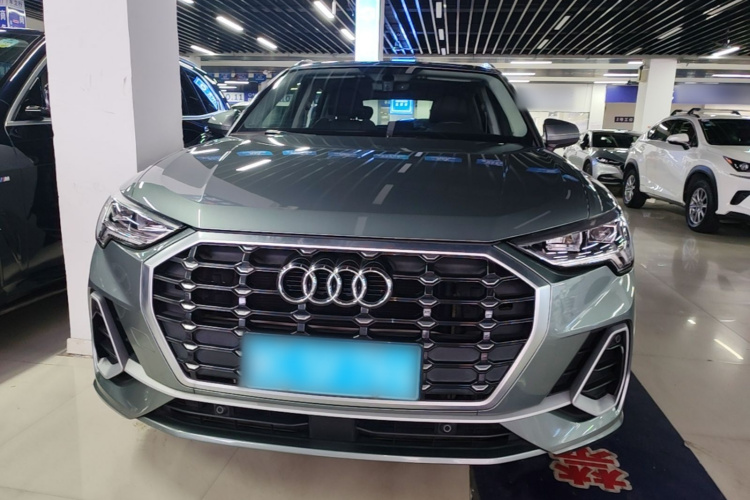 Audi Q3 2021 car image #3