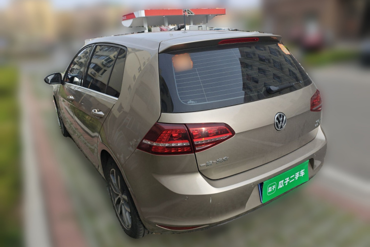 Volkswagen Golf 2017 car image #5