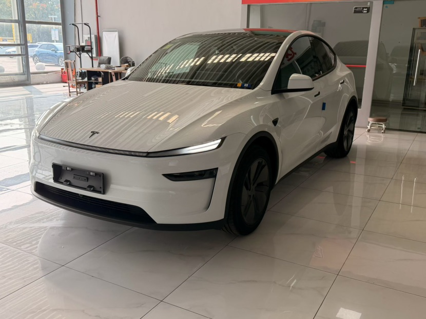 Tesla Model Y 2026 car image 