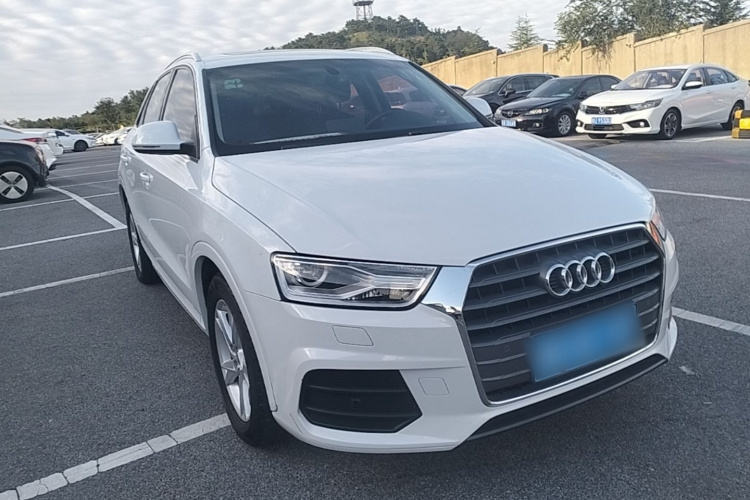 Audi Q3 2016 car image #4