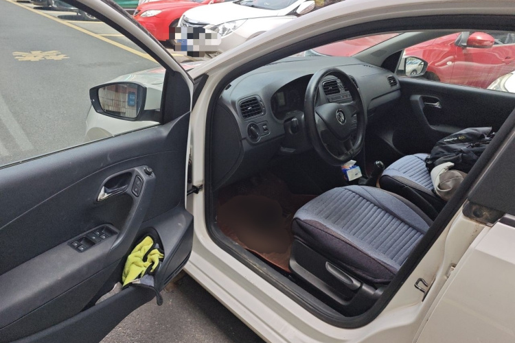 Volkswagen Polo 2018 car image #9