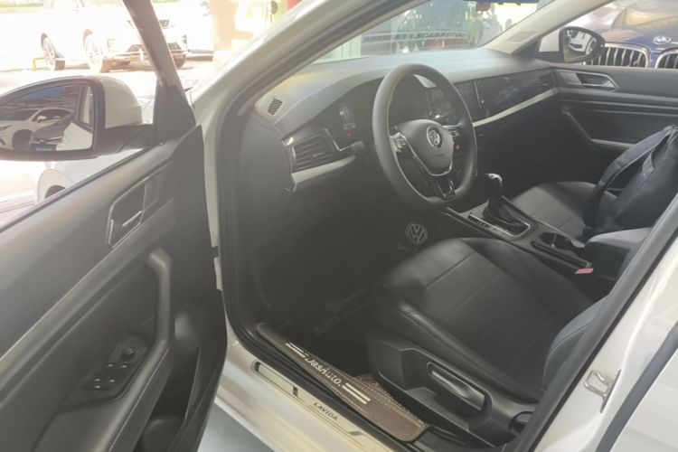 Volkswagen Lavida 2021 car image #16