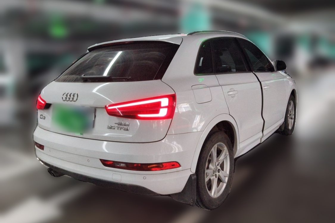 Audi Q3 2017 car image #4