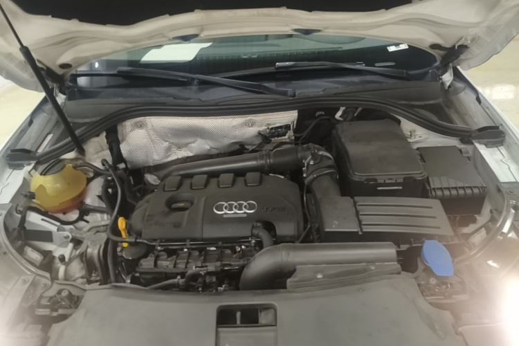 Audi Q3 2016 car image #20