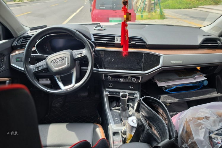 Audi Q3 2021 car image #11