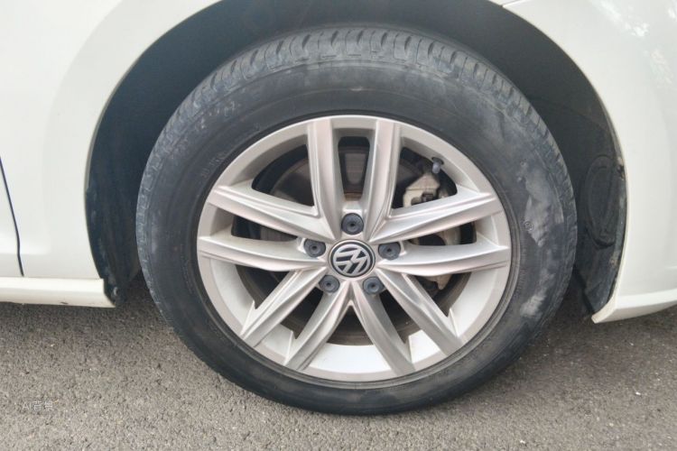 Volkswagen Golf 2018 car image #9