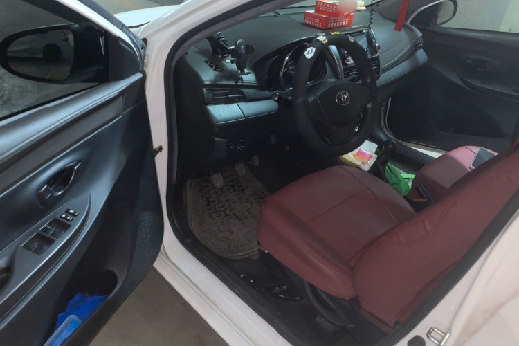 Toyota Vios 2015 car image #9