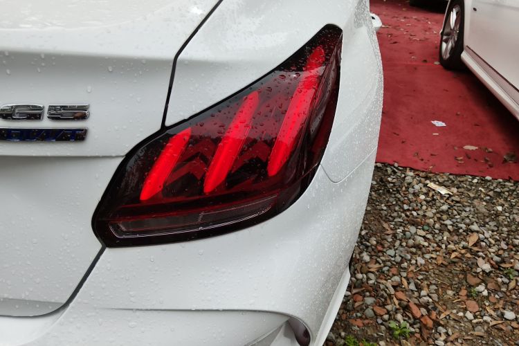 MG 5 2024 imagen de coche #8