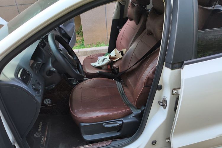 Volkswagen Polo 2017 car image #16