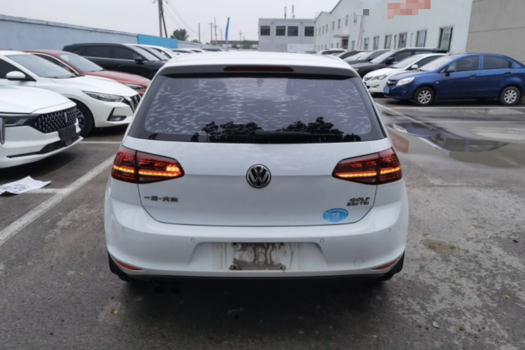 Volkswagen Golf 2017 car image #6