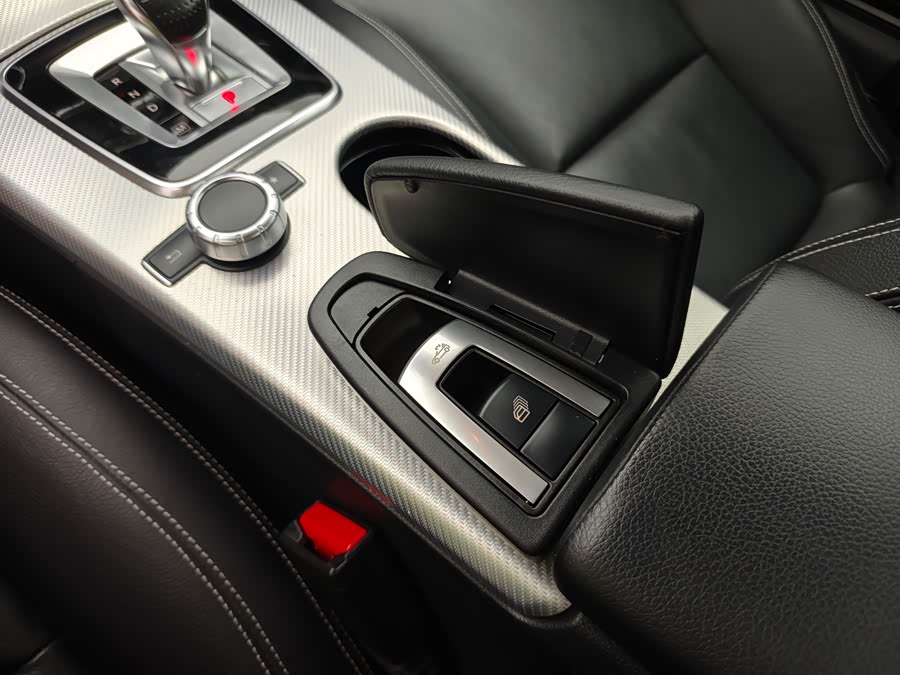 Mercedes-Benz SLC Class 2017 car image #27