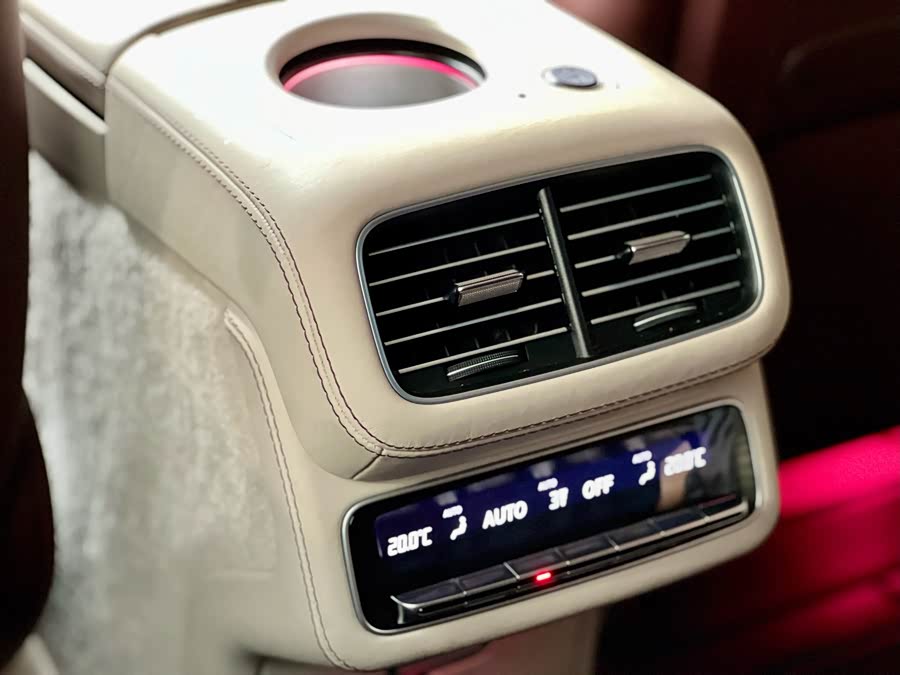 Mercedes-Benz Maybach GLS 2024 صورة سيارة #27