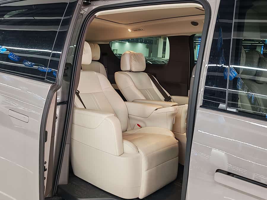 理想汽车 理想MEGA 2024 汽车图片 #27