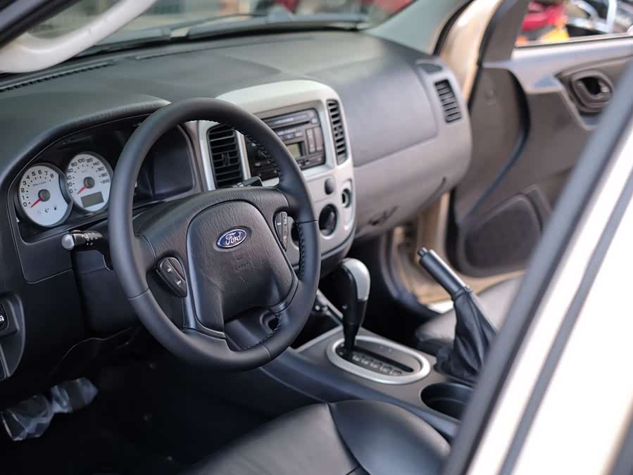 Ford Escape (Imported) 2007 immagine di auto #27