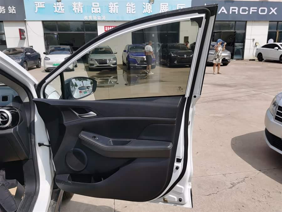 BYD S2 2020 car image #27