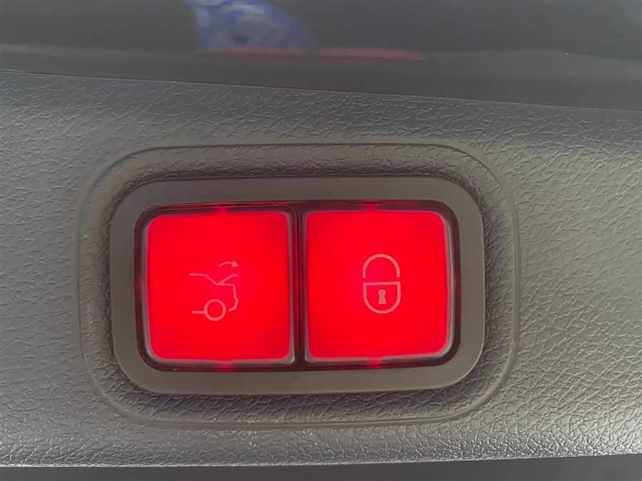 Mercedes-Benz E Class 2022 car image #27