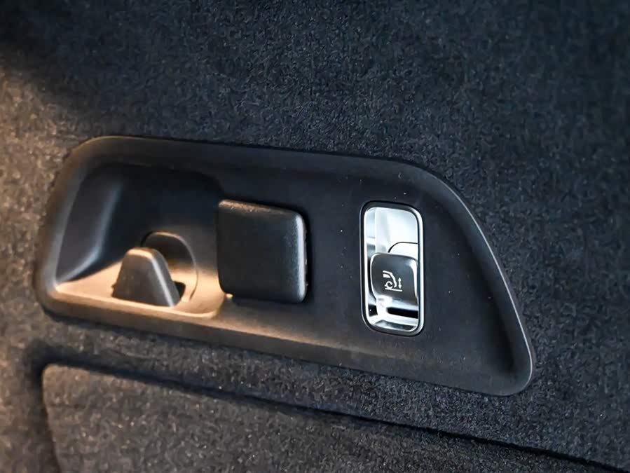 Mercedes-Benz Maybach GLS 2024 imagen de coche #27