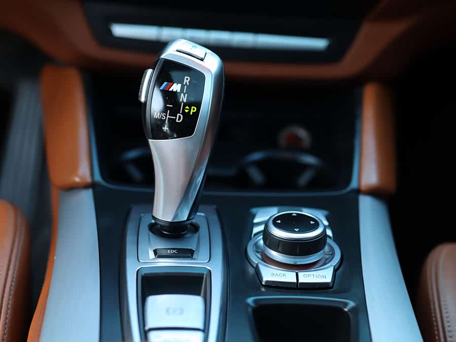 BMW X6 M 2012 car image #27