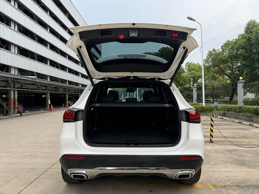 Mercedes-Benz GLA Class 2022 car image #27
