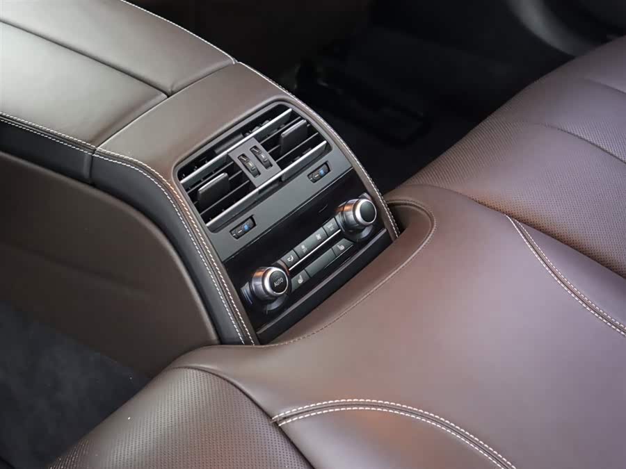 BMW M6 2015 изображение автомобиля #27