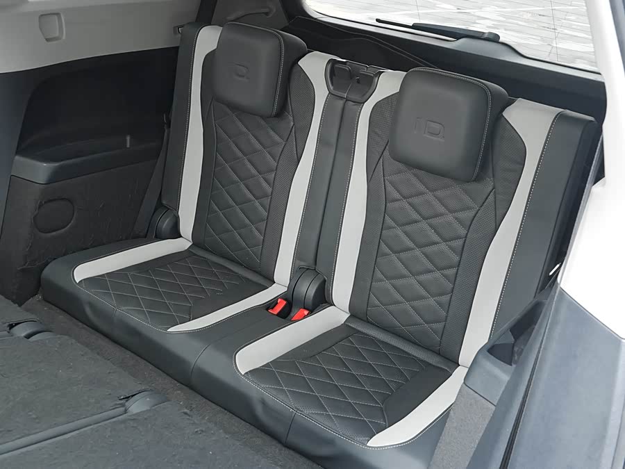 Volkswagen ID.6 Crozz 2023 immagine di auto #27