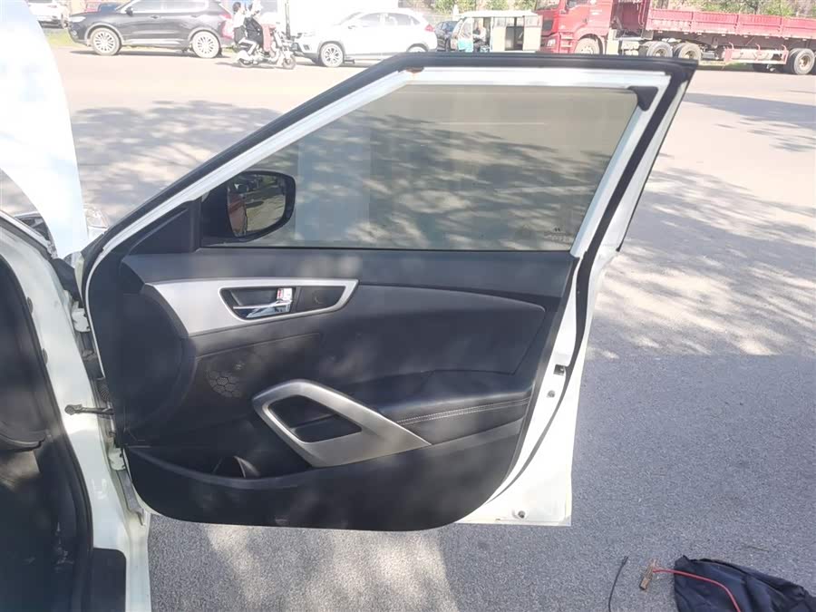 Hyundai Veloster 2015 #27 Hyundai Veloster 2015 car image #27