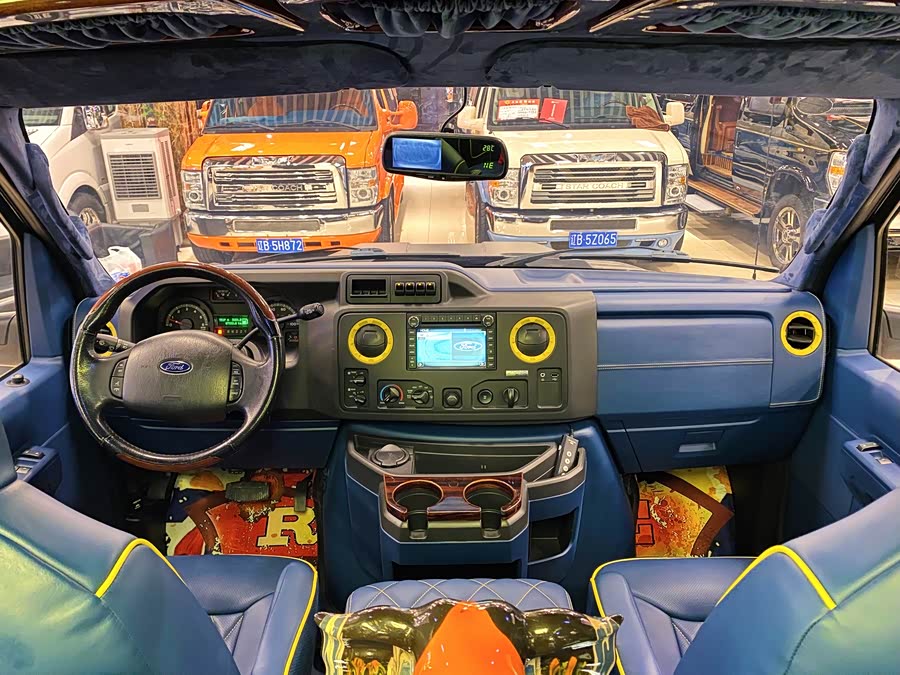 Ford E350 2010 car image #27