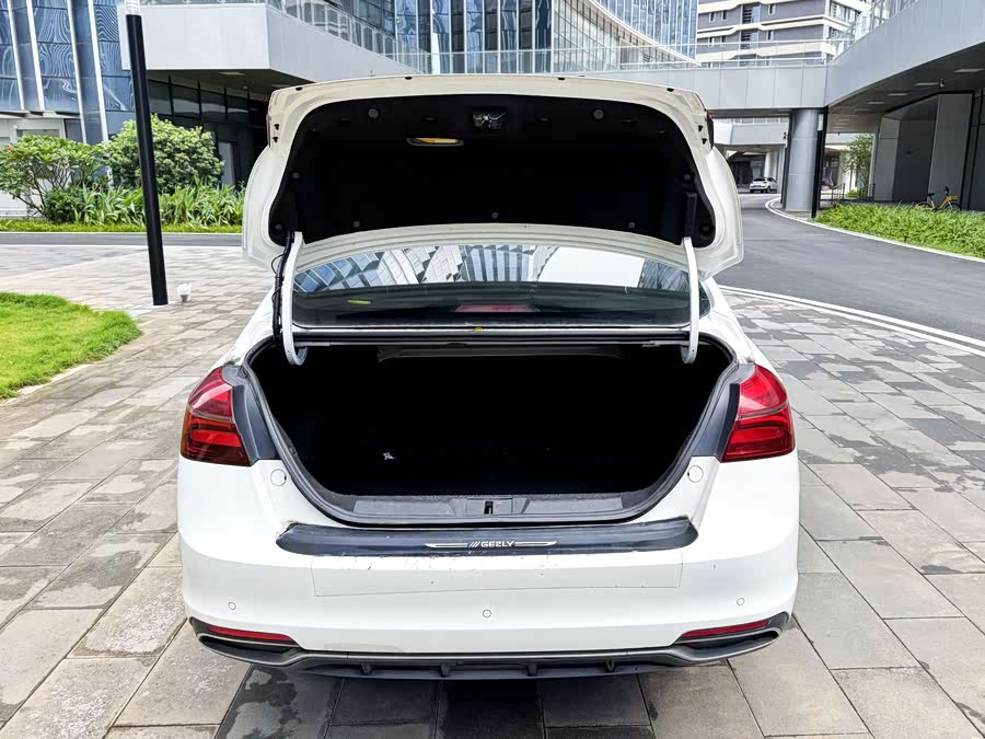 GEELY Emgrand New Energy 2018 #27 GEELY Emgrand New Energy 2018 car image #27