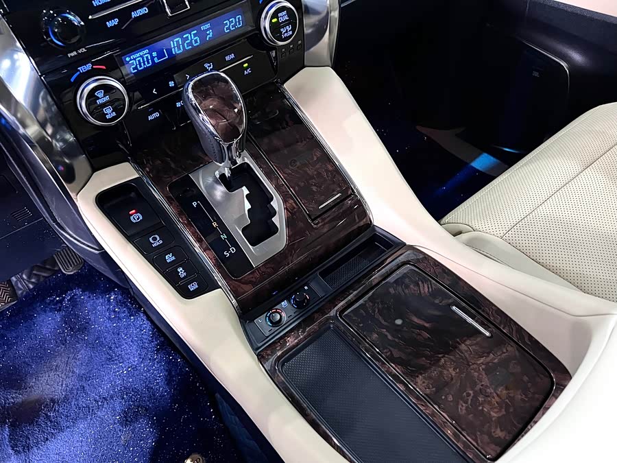 Toyota Alphard 2022 #27 Toyota Alphard 2022 car image #27