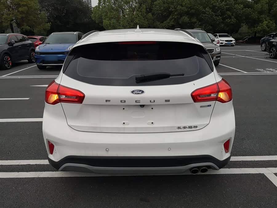 Ford Focus Active 2021 car image #27