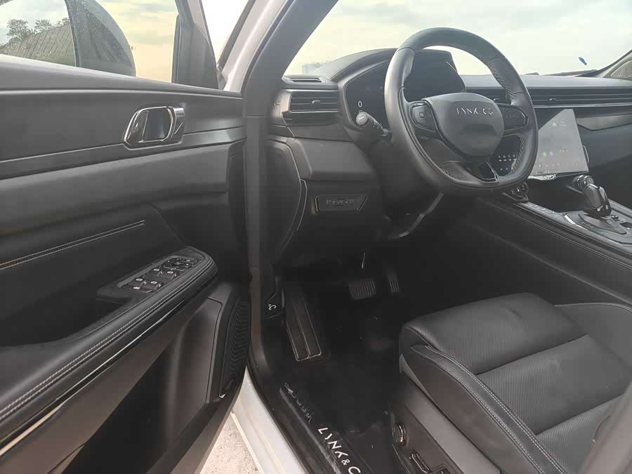 Lynk & Co 01 2022 image de voiture #27