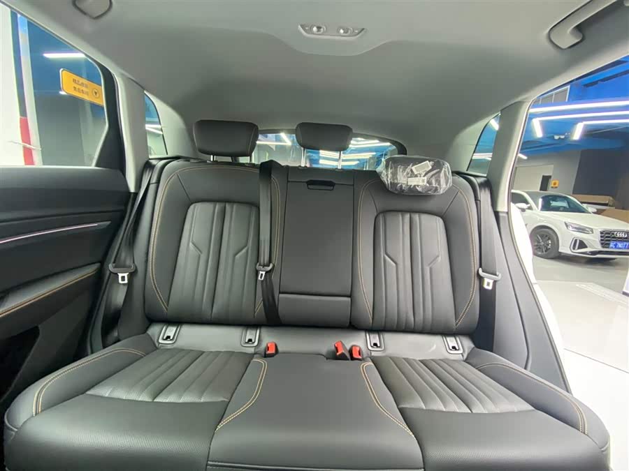 Mercedes-Benz SLK AMG 2025 #27 Mercedes-Benz SLK AMG 2025 صورة سيارة #27