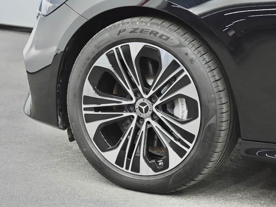 Mercedes-Benz E Class New Energy 2024 car image #27