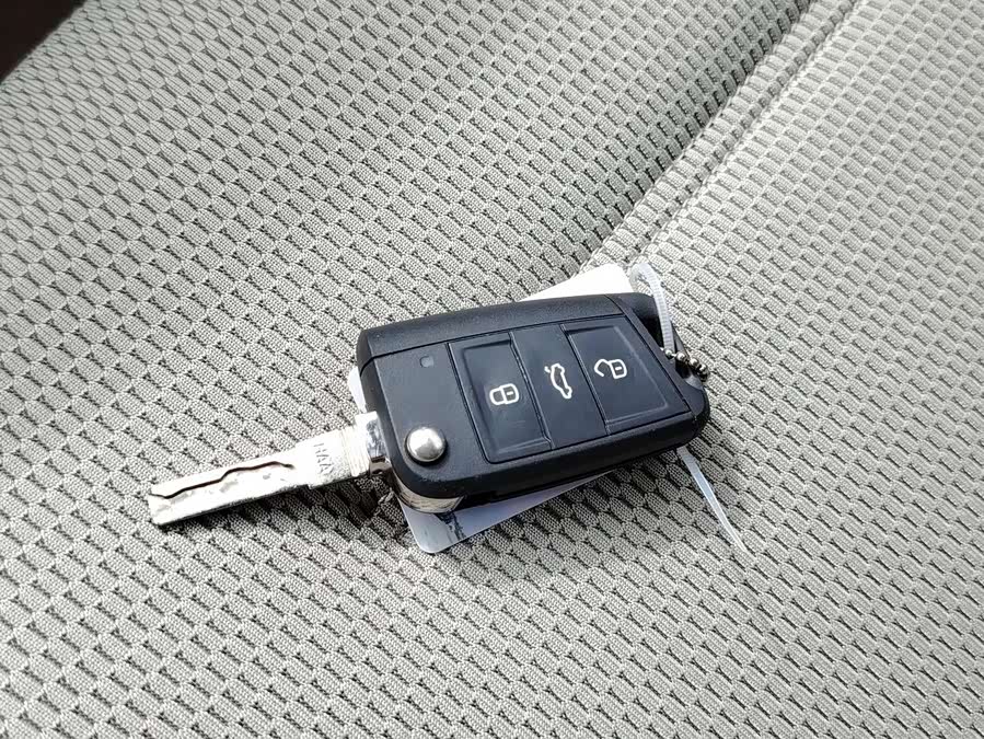 Volkswagen Golf 2015 car image #27