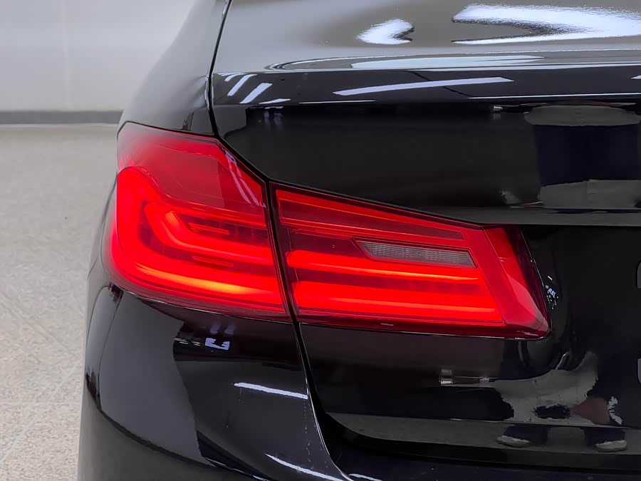 BMW 5 Series (Imported) 2019 #27 BMW 5 Series (Imported) 2019 car image #27