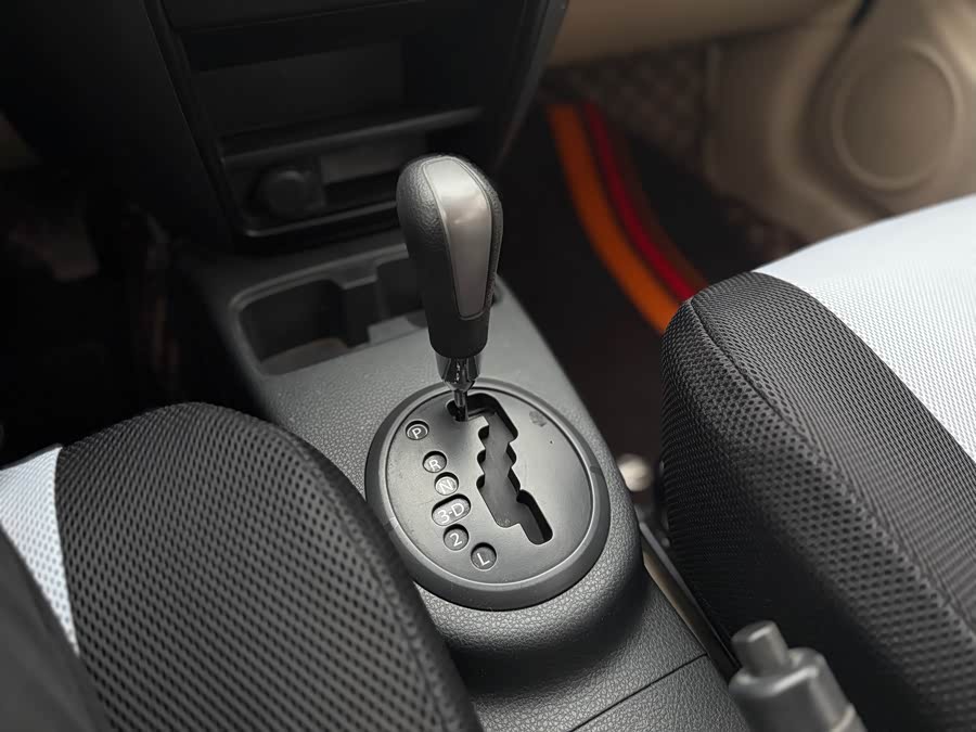 Suzuki SX4 Sedan 2014 imagem de carro #27