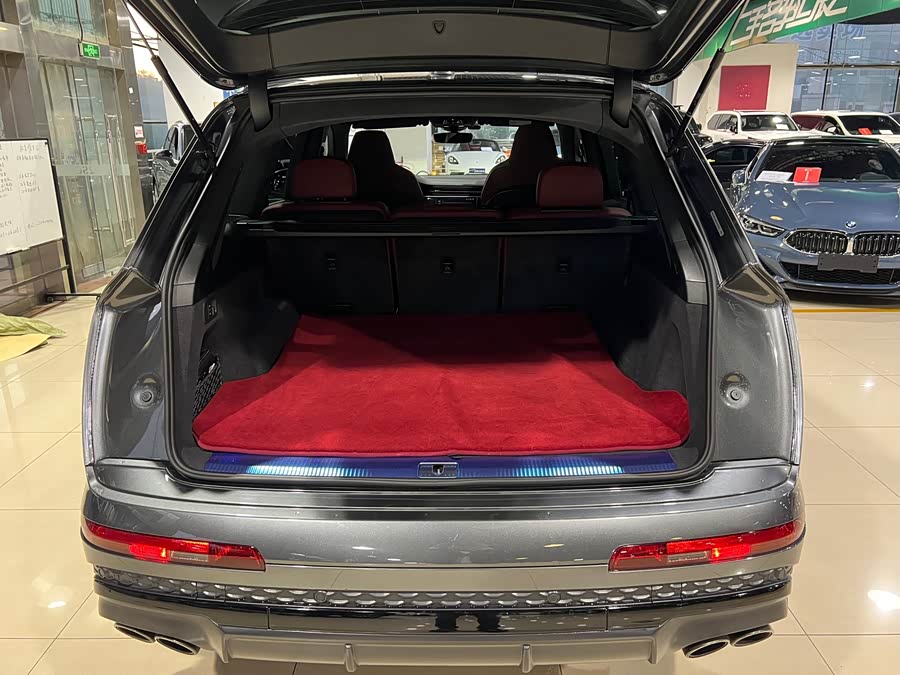 Audi SQ7 2024 car image #27