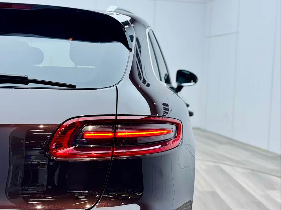 2015 car image #27