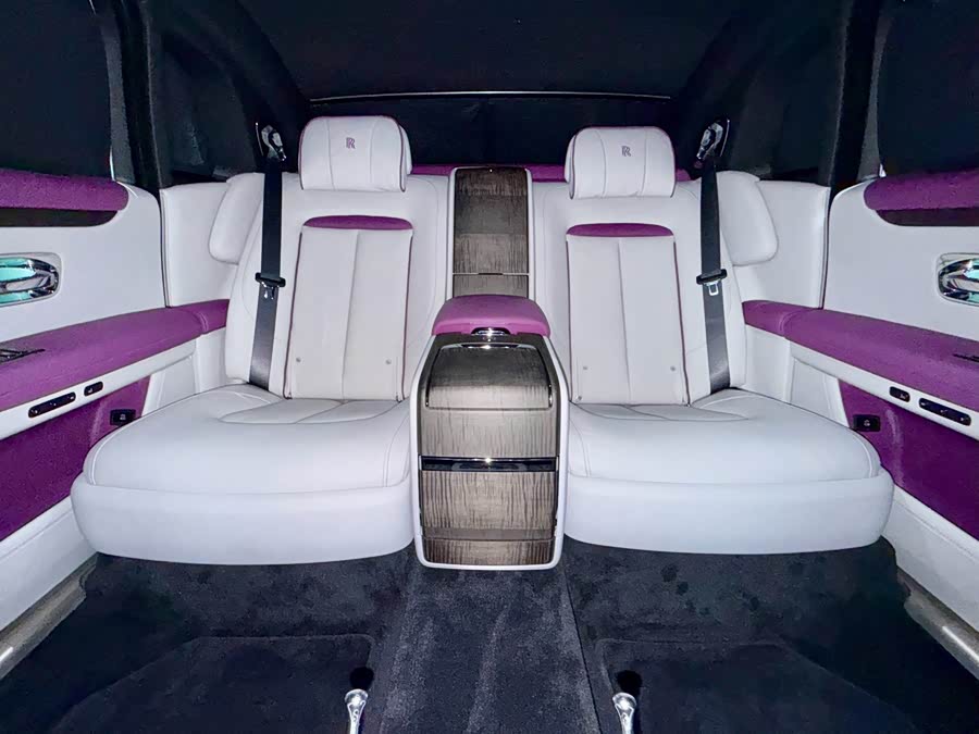 劳斯莱斯 古思特 2023 汽车图片 #27