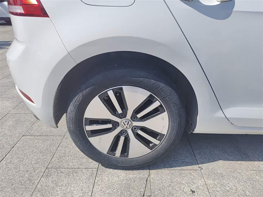 Volkswagen Golf Pure Electric 2020 imagen de coche #27