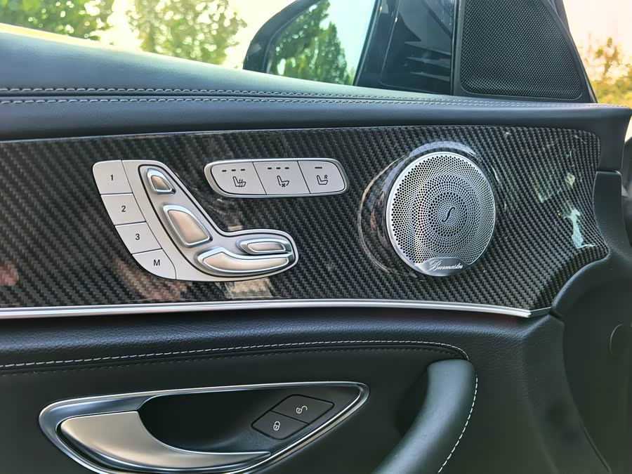 Mercedes-Benz E AMG 2020 صورة سيارة #27