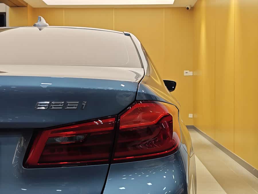 BMW 5 Series (Imported) 2020 car image #27